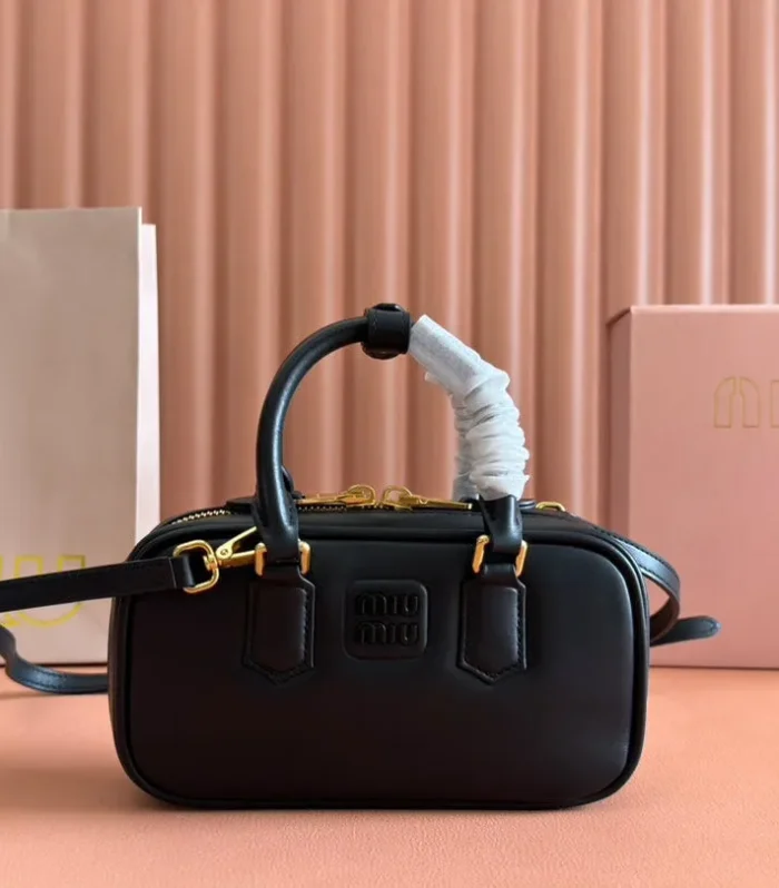 ARCADIE BAG 19 IN BLACK SHINY CALFSKIN