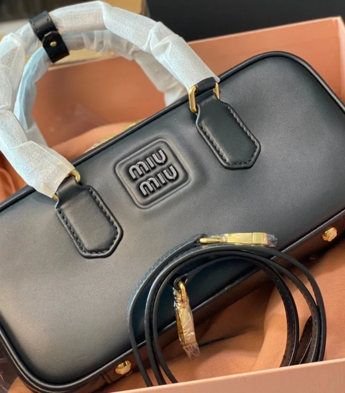 ARCADIE 27 BAG IN BLACK LEATHER
