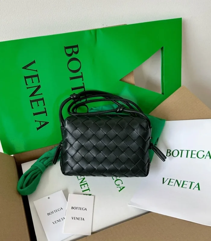 Bv Loop Mini 17Cm Black Calfskin