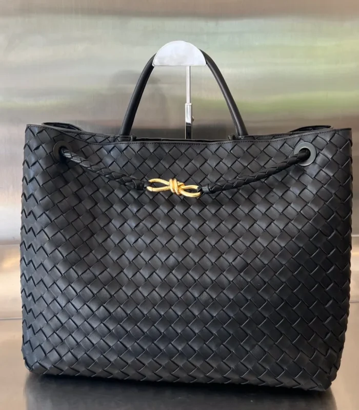 Bv Large Andiamo 45Cm Black Lambskin