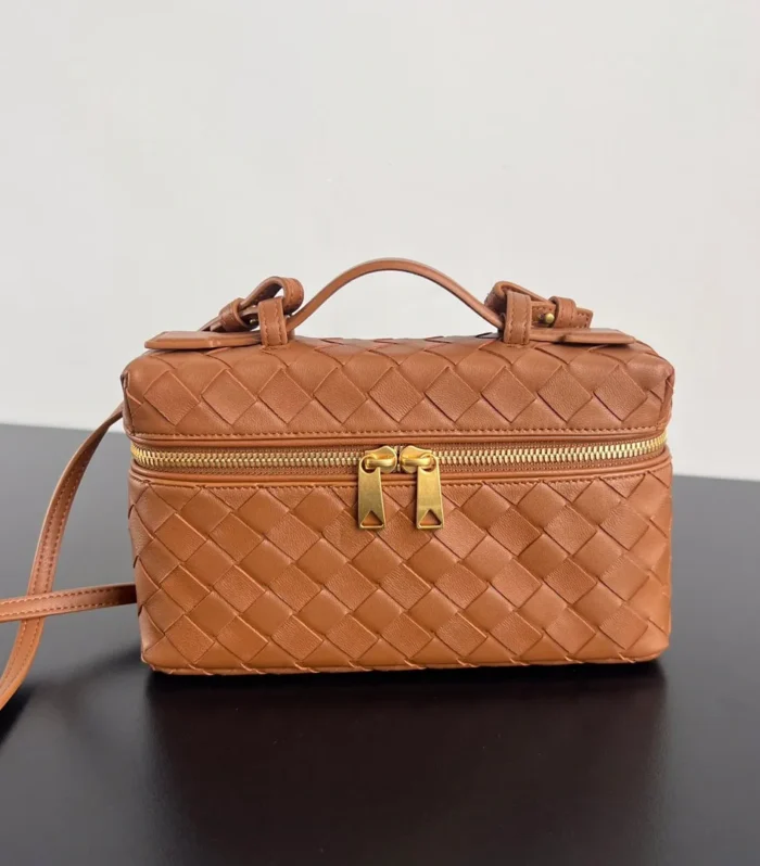Bang Bang 22 Vanity Case In Cinnamon Brown Calfskin