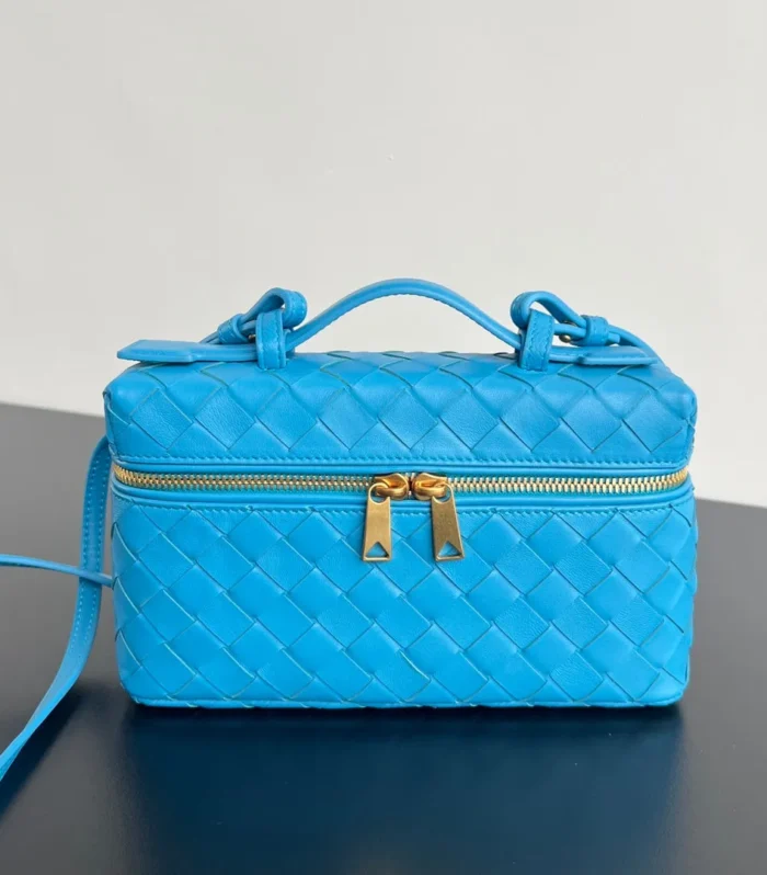 Bang Bang 22 Vanity Case In Cerulean Blue Calfskin