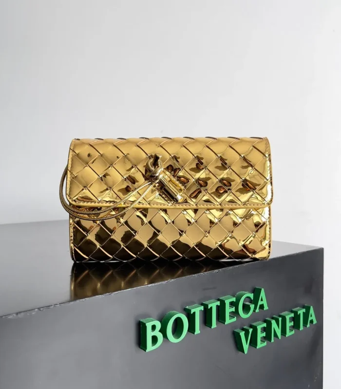 Andiamo Bag 19 In Golden Calfskin