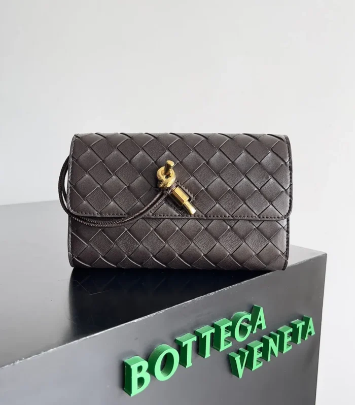 Andiamo Bag 19 In Fondant Calfskin