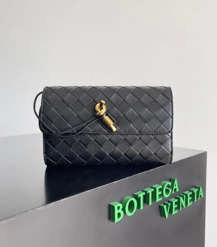 Andiamo Bag 19 In Black Calfskin