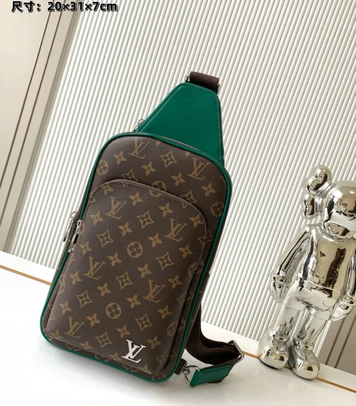 LV Trail Messenger Green