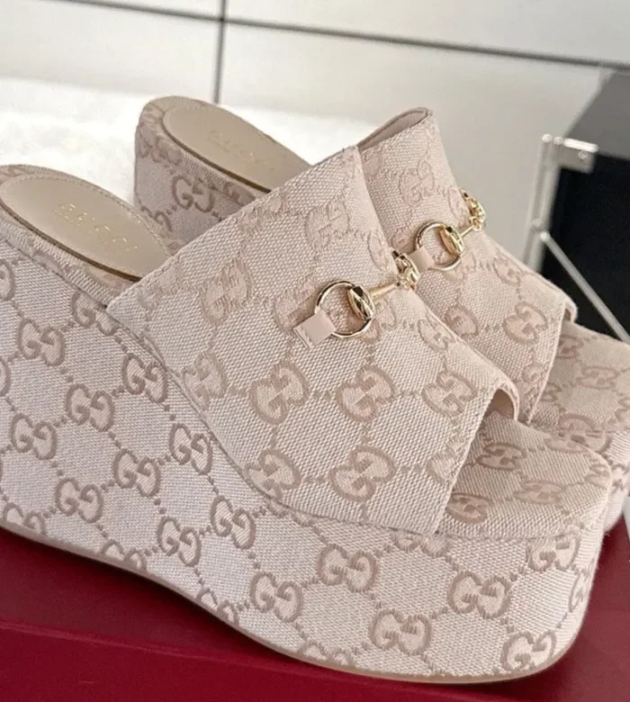GC Wedge With Horsebit Sandal Beige Canvas 292423