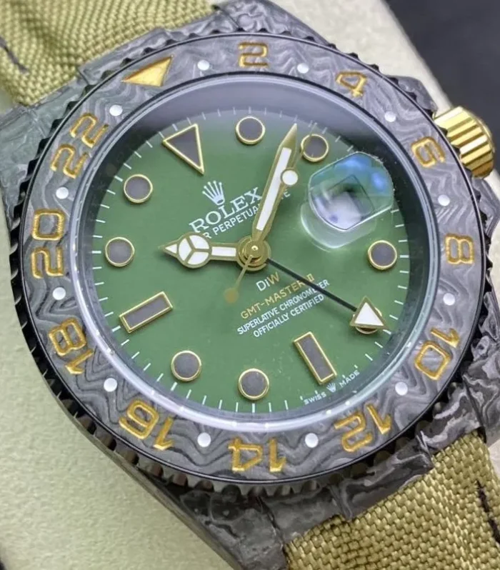 GMT - MASTER II CARBON GREEN