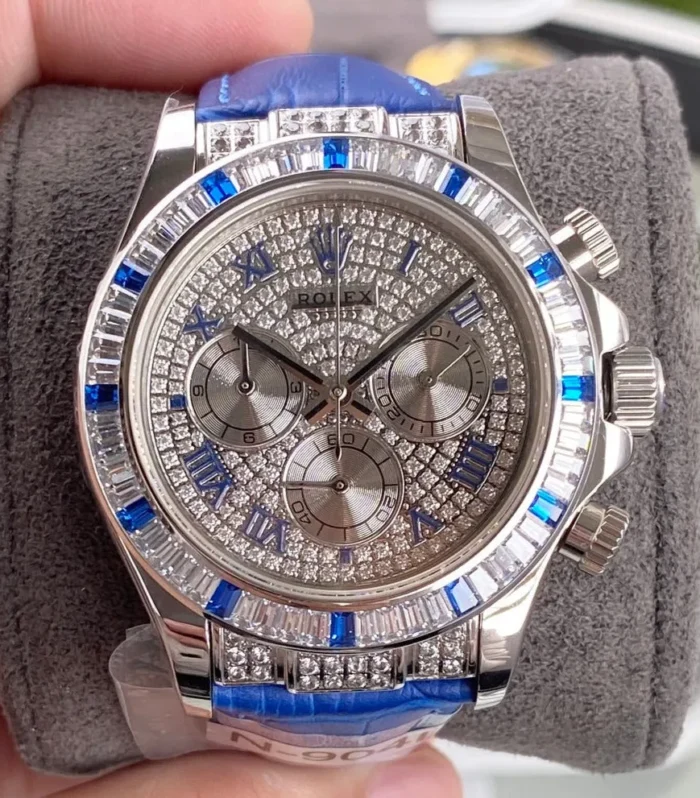DAYTONA SET WITH 36 BAGUETTE-CUT DIAMONDS