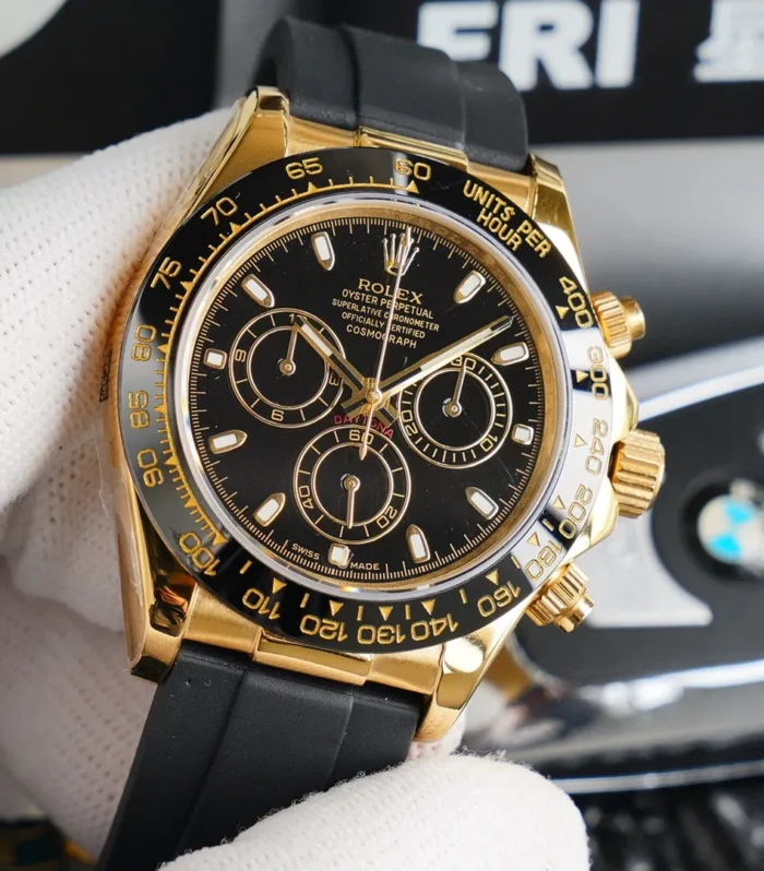 DAYTONA 40MM GOLD CASE BLACK RUBBER STRAP