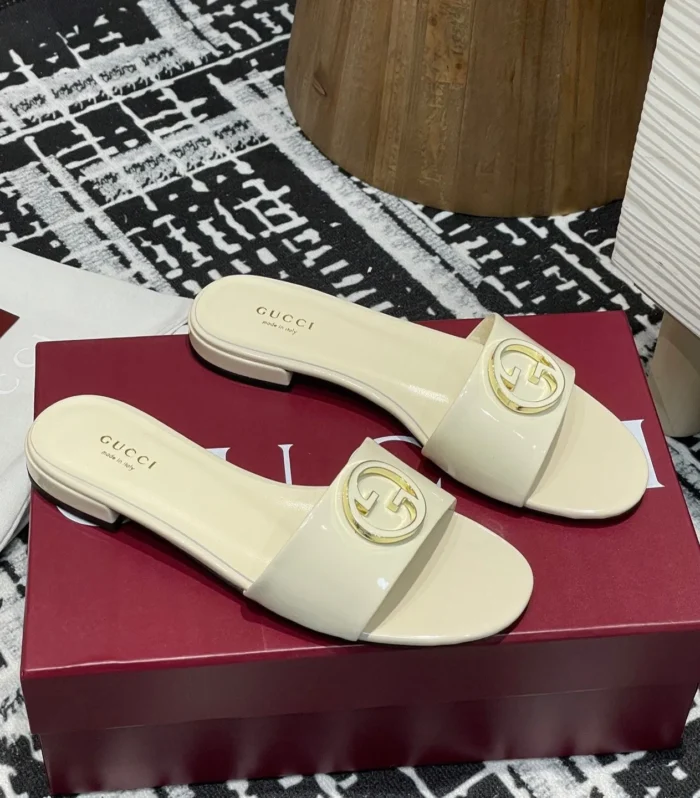 GC 25s flat sandals white patent leather