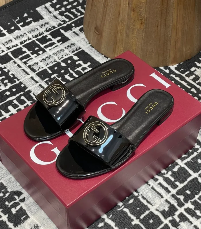 GC 25s flat sandals black patent leather