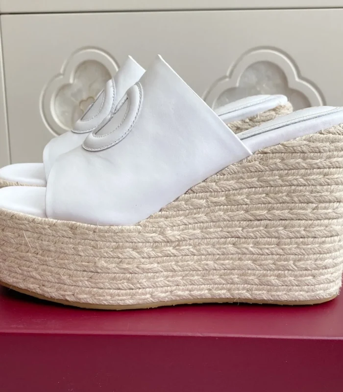 GC 25 Interlocking G Sandal White Cord Cowhide 291034