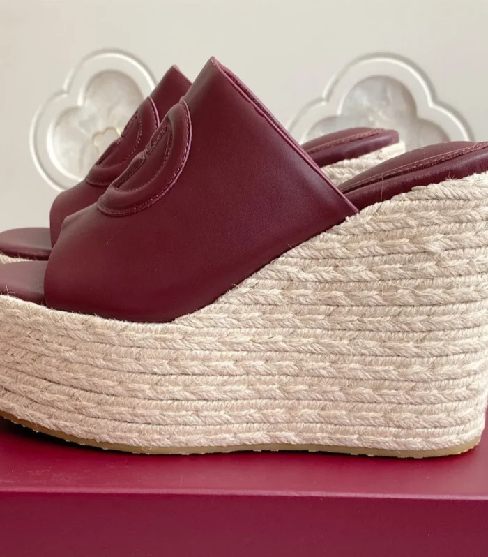 GC 25 Interlocking G Sandal Red Burgundy Cord Cowhide 291033