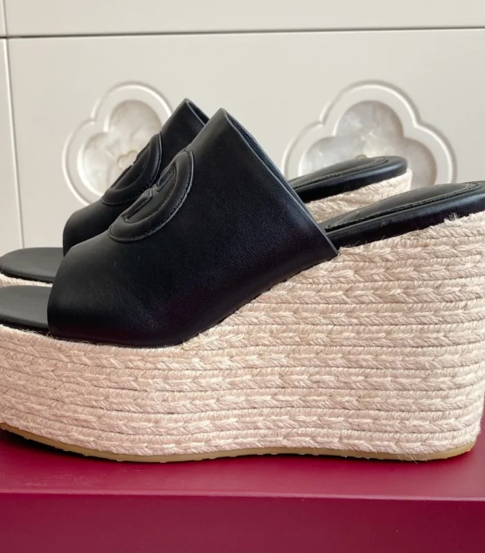 GC 25 Interlocking G Sandal Black Cord Cowhide 291031