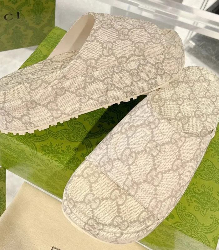 GC 25 Interlocking G 50mm Slide Sandal Monogram Beige Cowhide 292388