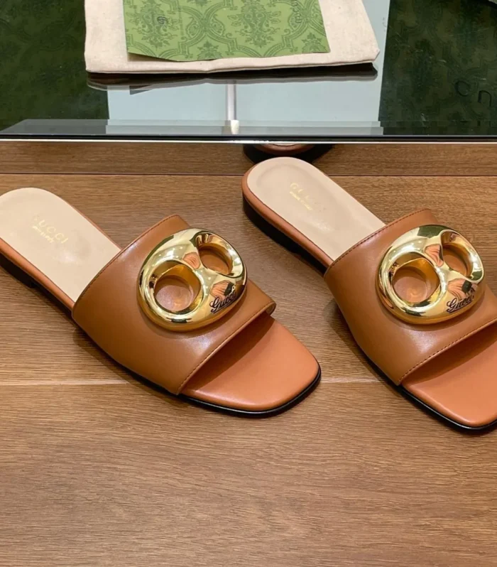 FLAT MULE IN BRONE BROWN CALFSKIN
