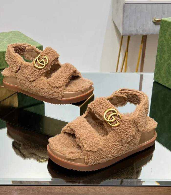 DAD SANDALS IN CIDER BROWN FLEECE