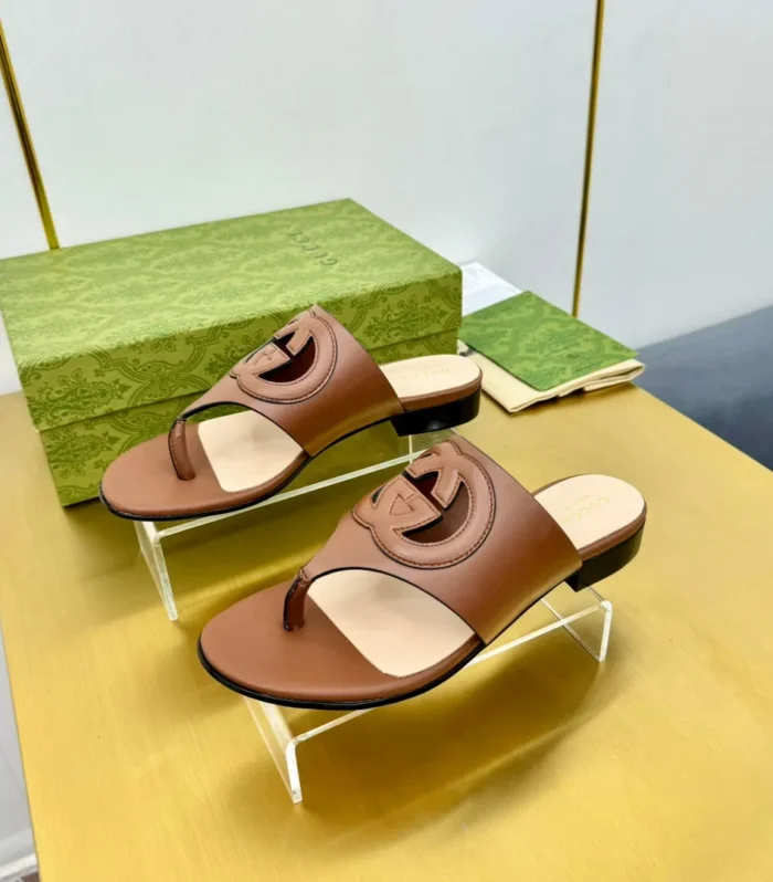 BLONDIE THONG SANDAL IN BRONZE BROWN LAMBSKIN