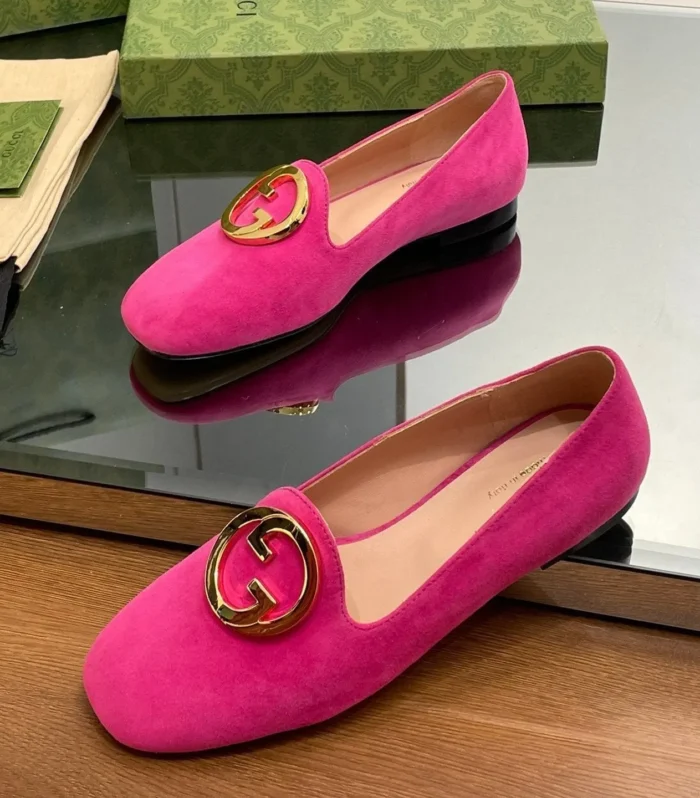 BLONDIE LOGO-PLAQUE LOAFERS IN FUSCIA PINK SUEDE