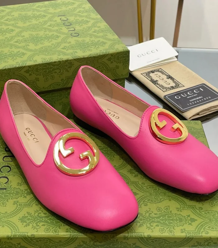 BLONDIE LOGO-PLAQUE LOAFERS IN BRIGHT PINK CALFSKIN
