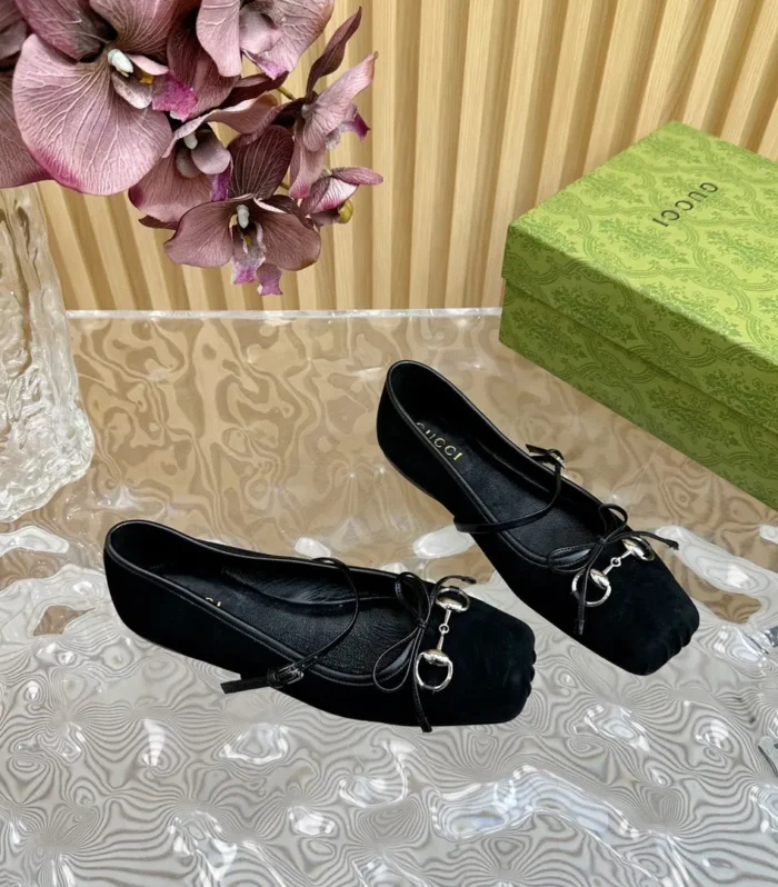 BALLET FLAT IN BLACK SUEDE