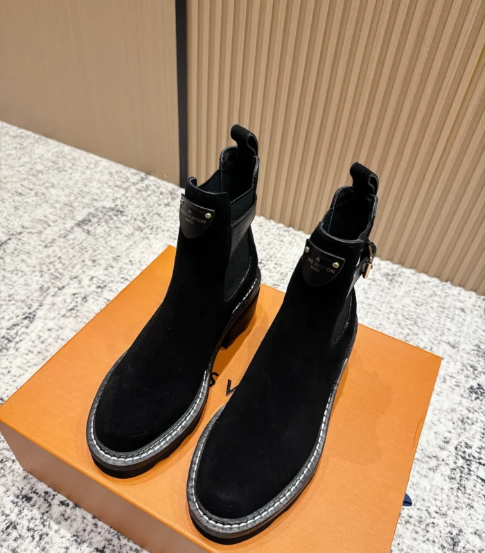 Classic Wave Ankle Boot