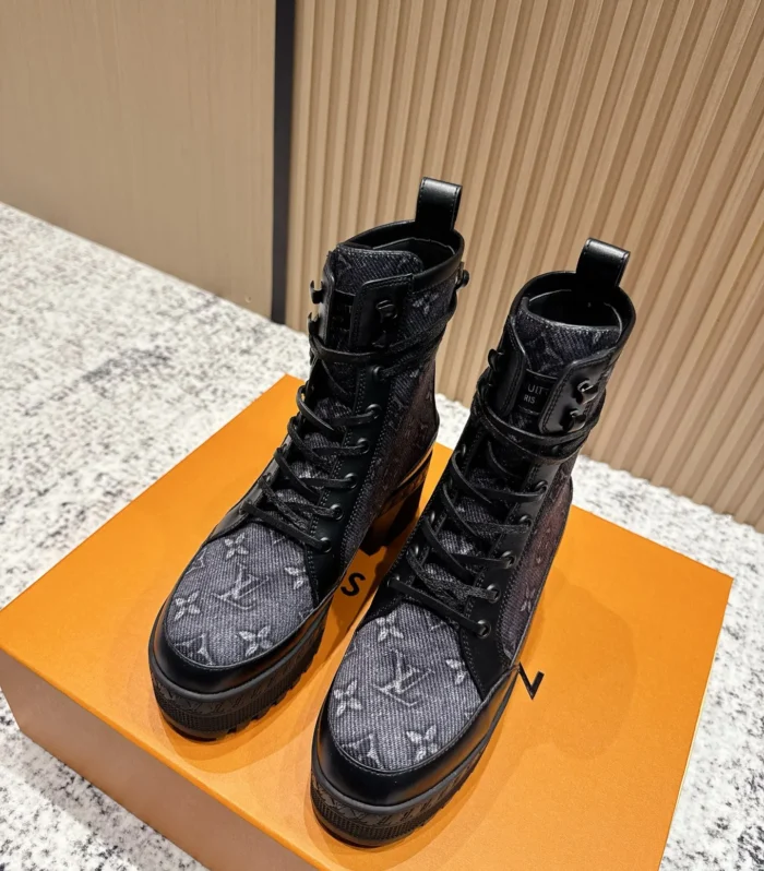Classic Heeled Boot