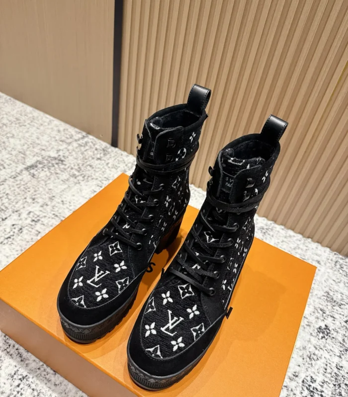 Classic Heeled Boot