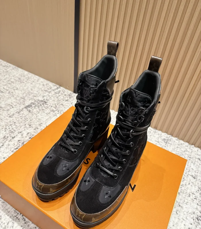 Classic Heel Lug Boot