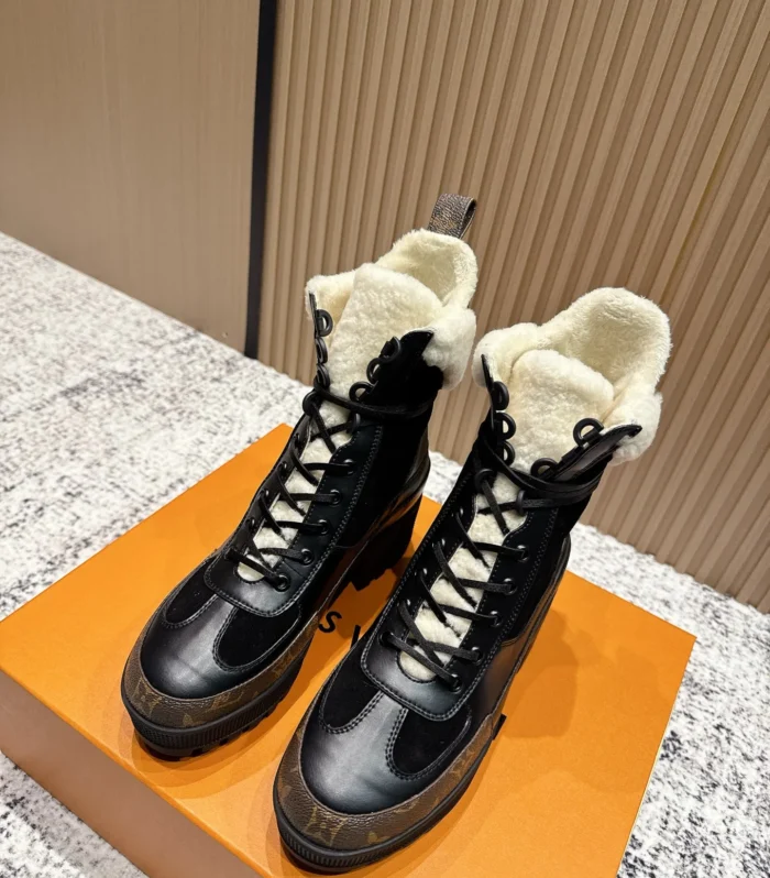 Classic Heel Lug Boot
