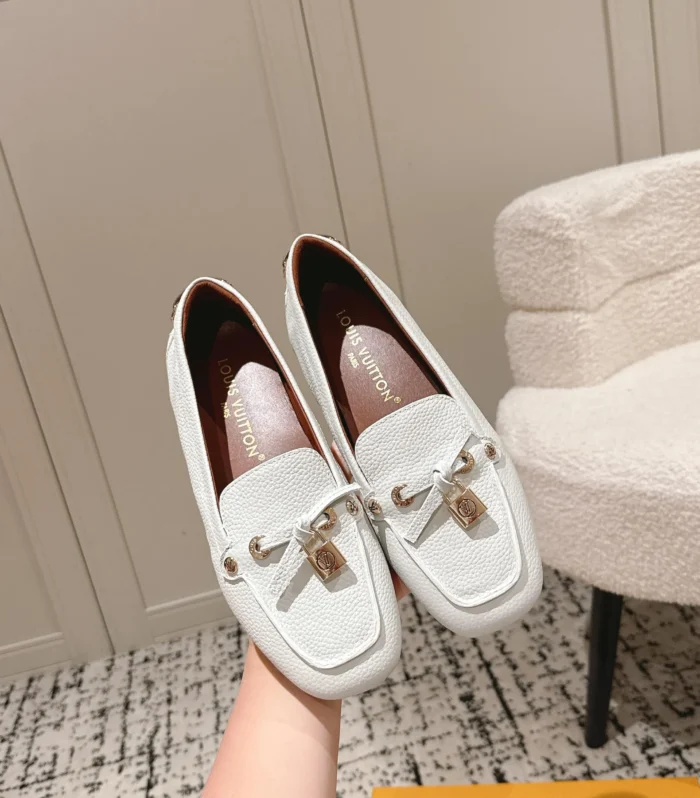 Circle Loafer