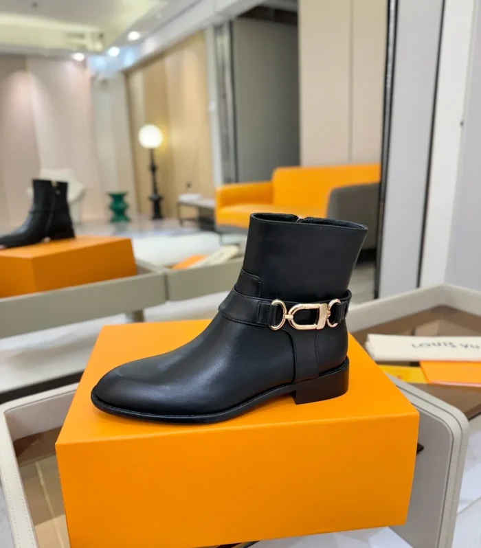 Buckle Chelsea Martin Boots