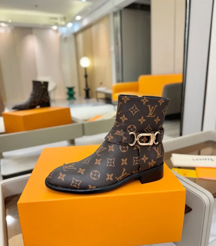 Buckle Chelsea Martin Boots