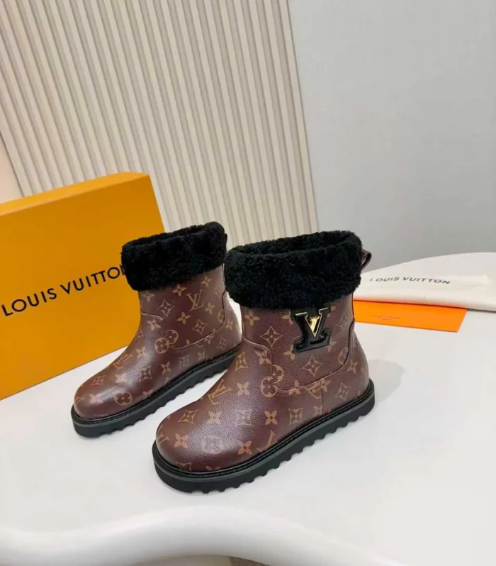 Aspen Platform Chelsea Boot