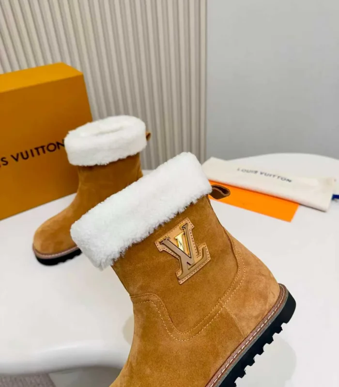 Aspen Platform Chelsea Boot