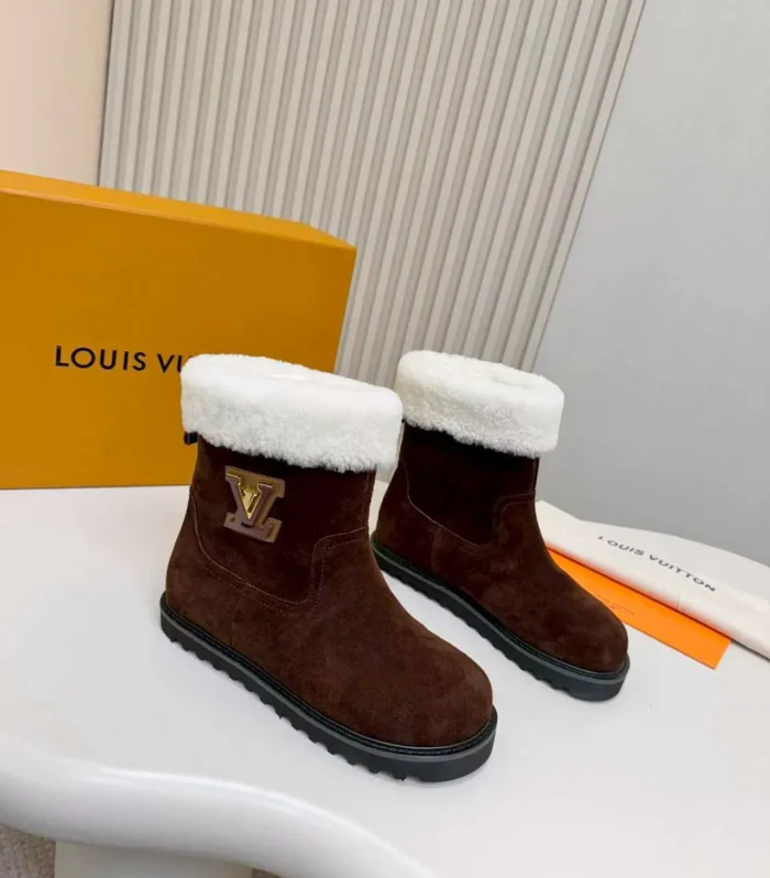 Aspen Platform Chelsea Boot