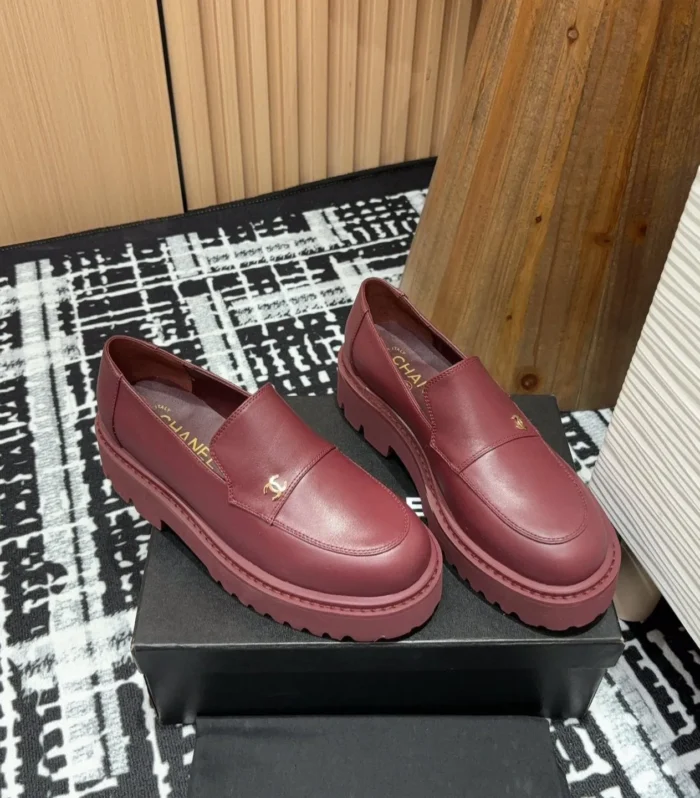 CC MOCCASINS IN BURGUNDY RED CALFSKIN