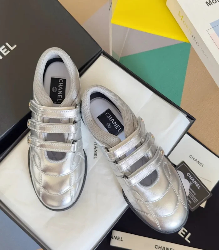CC MARY JANE SNEAKER IN SILVER LAMBSKIN