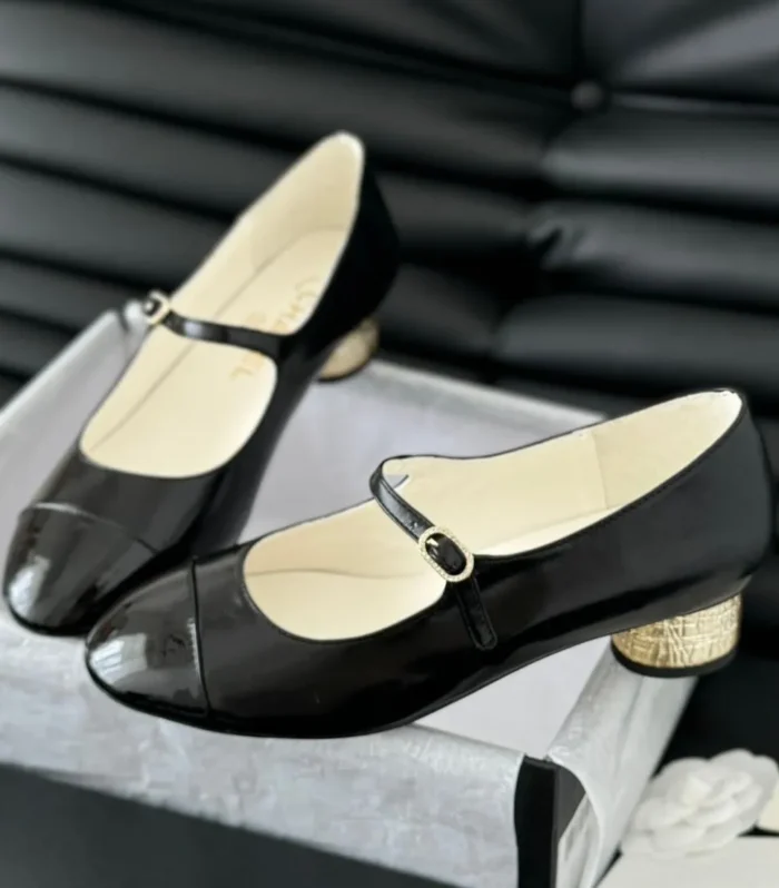 CC MARY JANE SHOES IN BLACK LAMBSKIN WITH GOLD HARDWARE