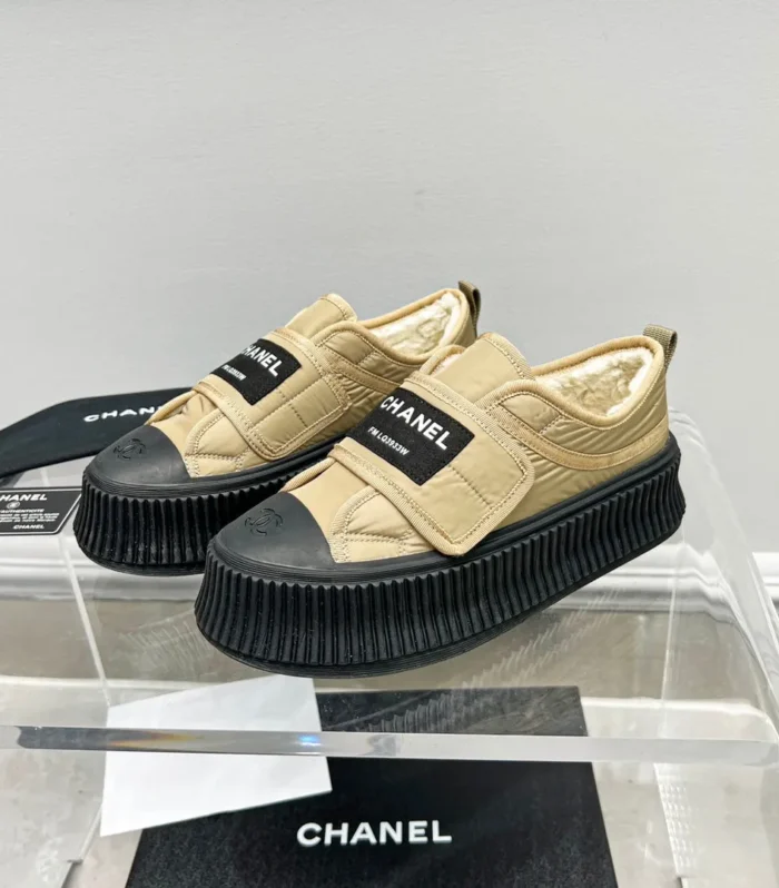 CC Low Sneaker Thick-Soled Beige Rain Velvet Fabric