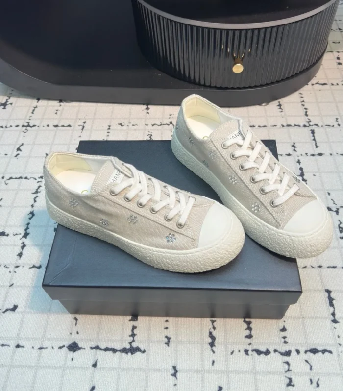 CC Low Sneaker 30mm Light Beige Mix White With Small Flowers Cavas Fabric