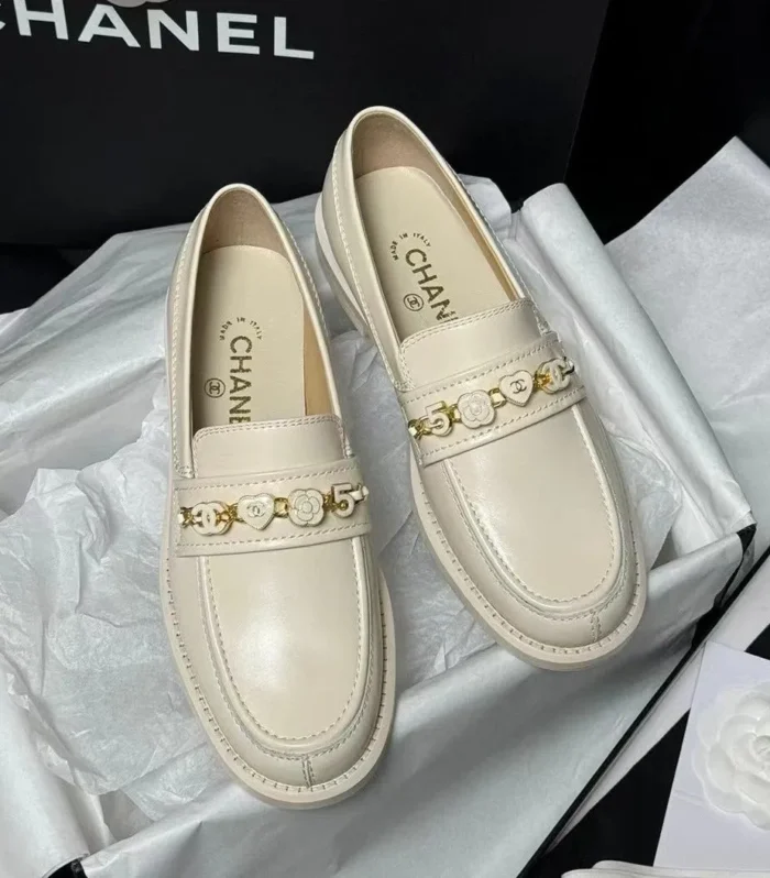 CC LOAFERS WHITE QUILTED CALFSKIN