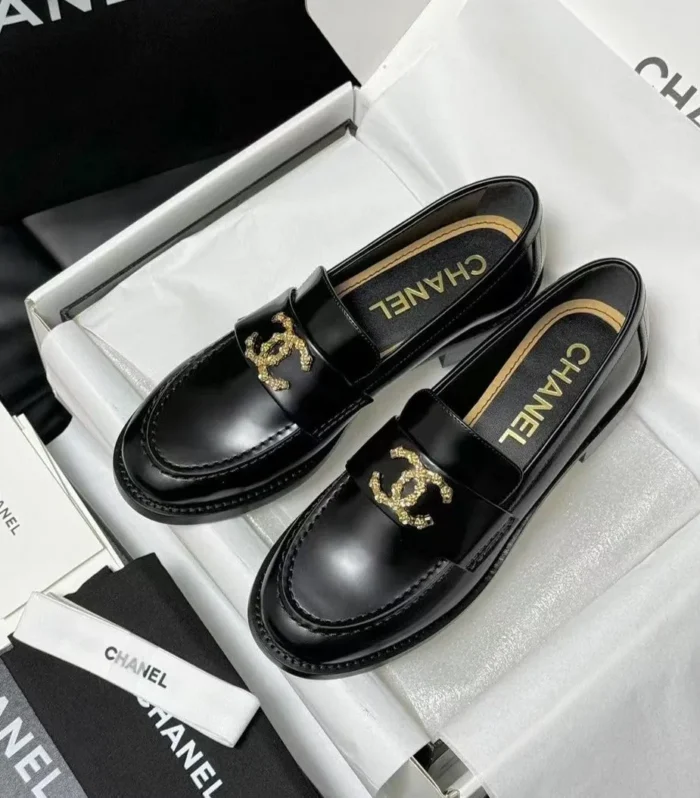 CC LOAFER BLACK CALFSKIN WITH META LOGO