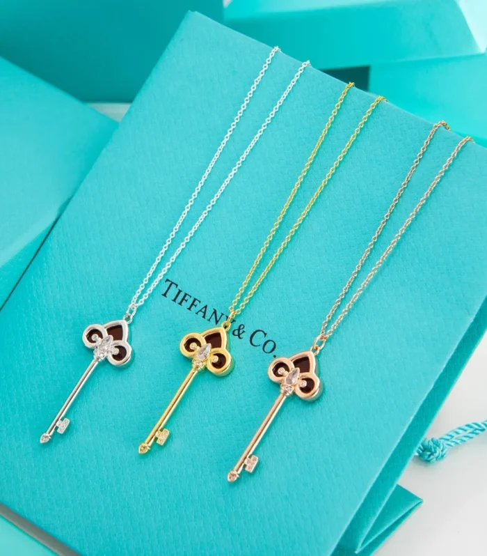 Carnelian Key Necklace Gold