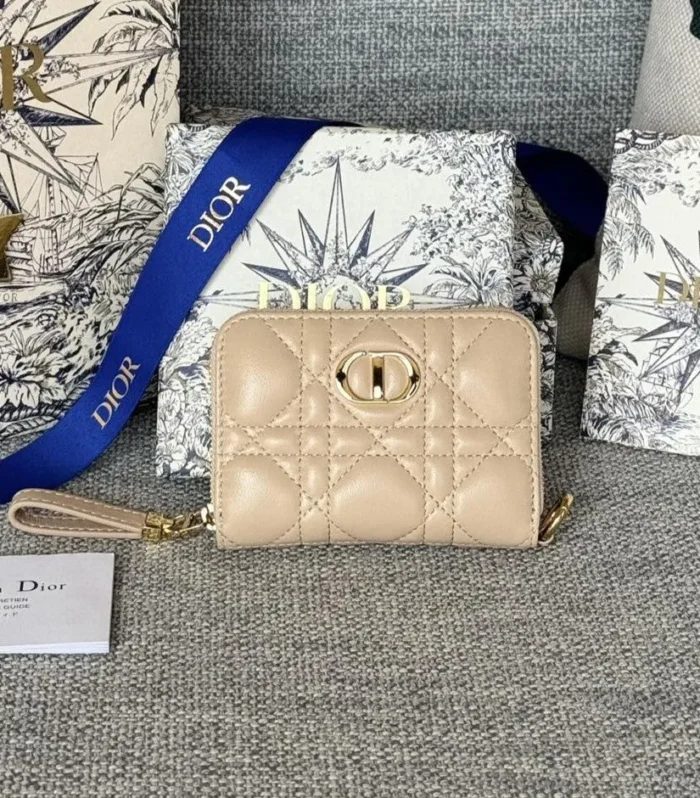 CD Logo Caro 11cm Compact Wallet Beige Calfskin