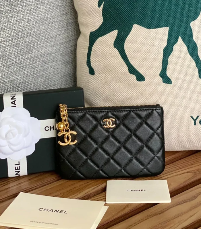 cc zipped wallet 14cm black lambskin gold hardware