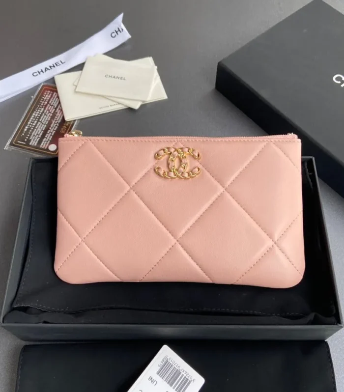 cc 19 zipped wallet 20cm light pink calfskin gold hardware