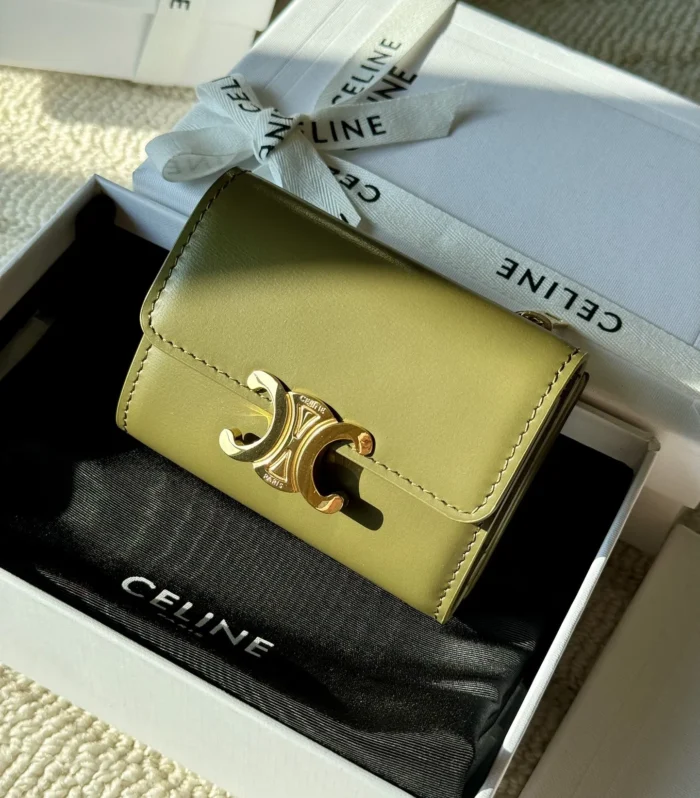 Celine Triomphe