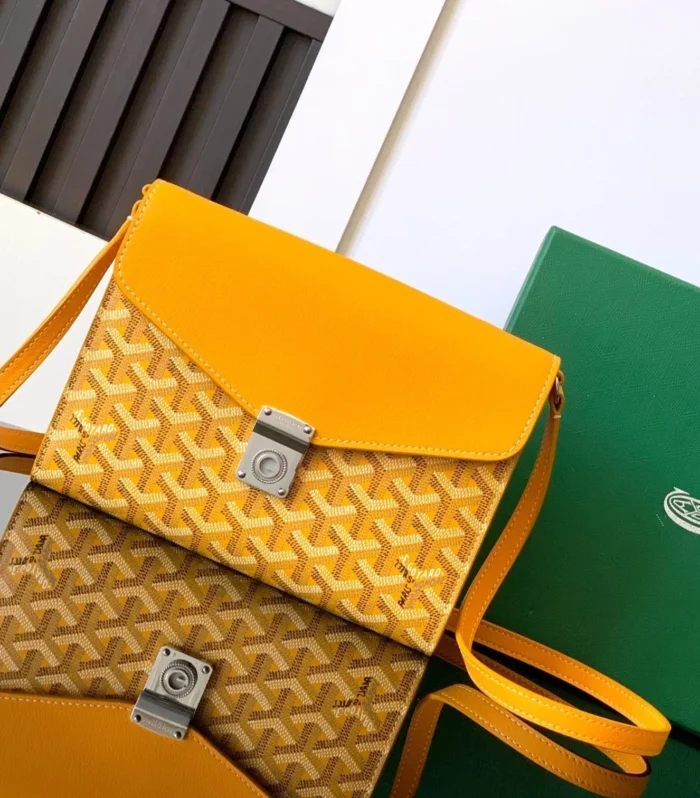 CHYPRE WALLET-POUCH 21 IN YELLOW GOYARDINE CANVAS AND CALFSKIN